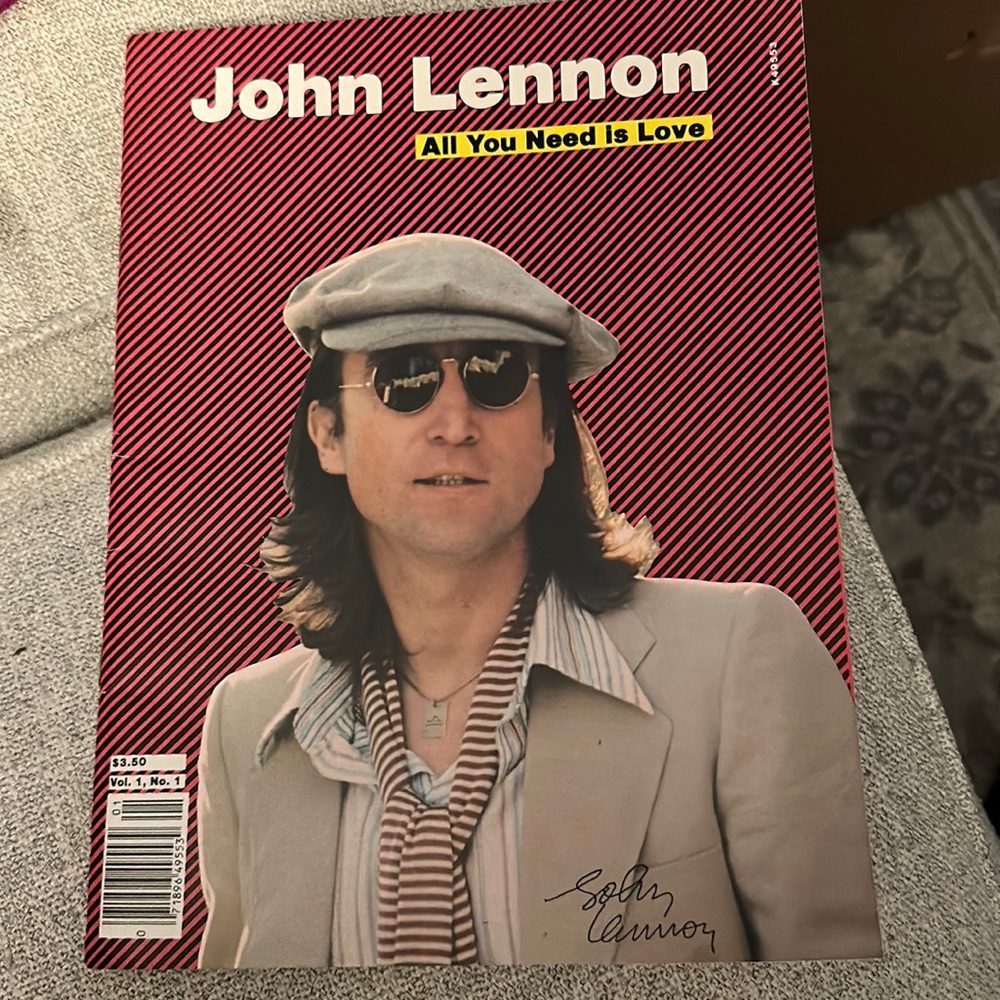 Special edition John Lennon magazine